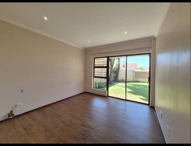 3 BEDROOM CLUSTER TO LET IN LONEHILL